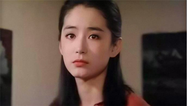 亦舒眼中的美人，李嘉欣获8字评价，利智潘虹意外上榜
