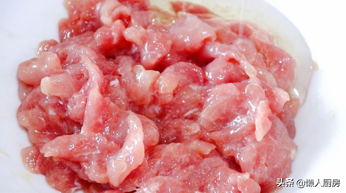 這是快手家常菜絲瓜炒肉片，豬肉這樣上漿，吃著嫩滑