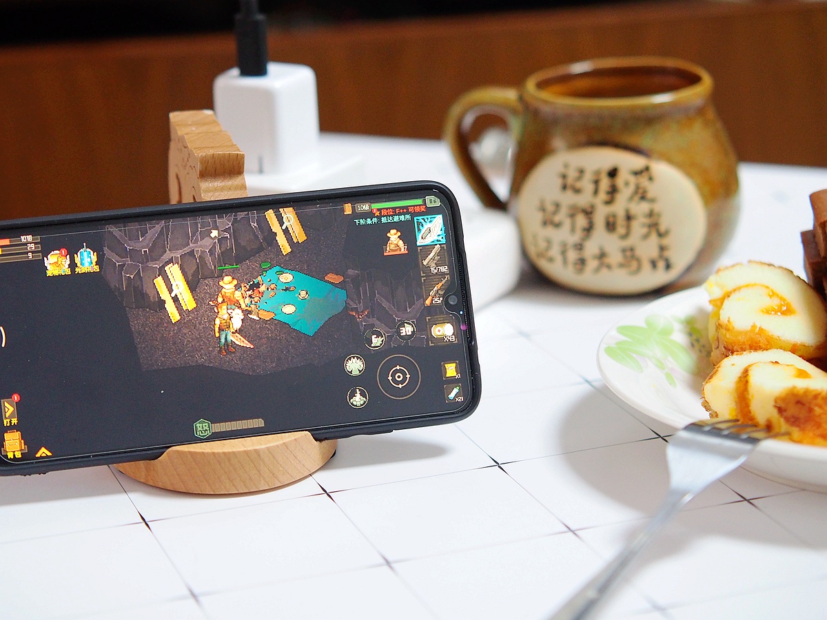 便携迷你快速回血的利器绿联小金刚快充头