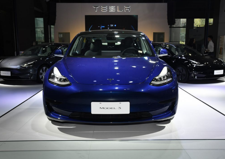 һ꽵۽10ԪModel 3ԽԽˣʱ㣿
