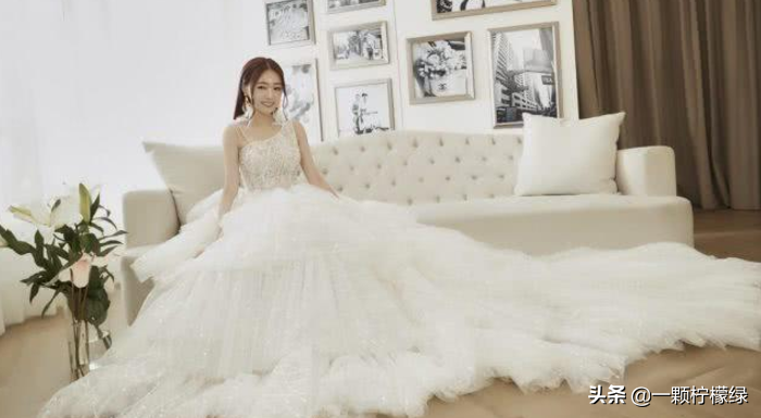 “黑涩会美眉”丫头结婚照曝光，穿7万元奢华婚纱嫁豪门