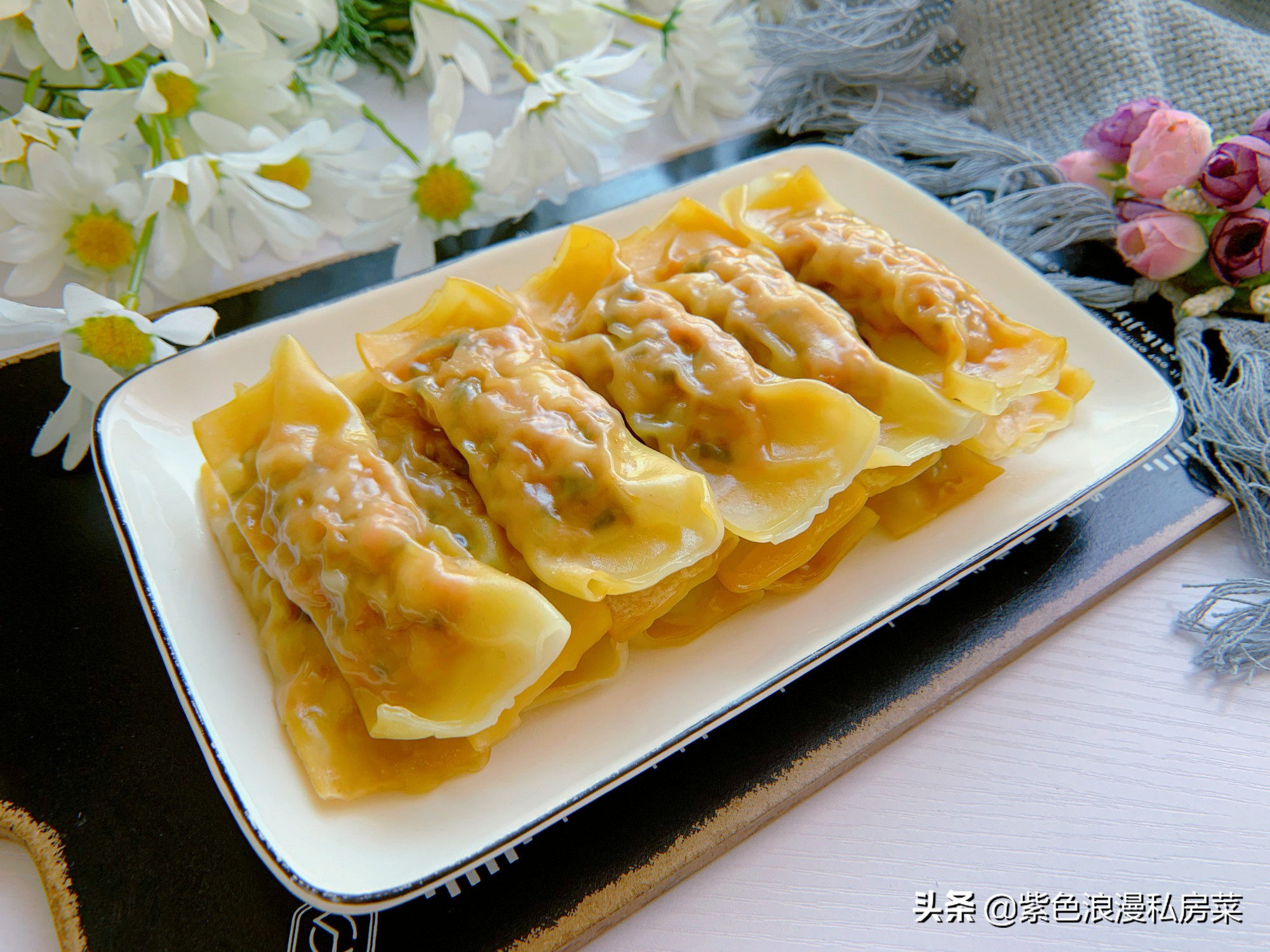 餛飩皮新吃法，搭配雞肉和蔬菜，低脂美味特解饞，減肥也能大口吃