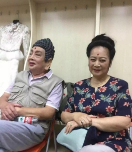 “如来佛”扮演者朱龙广，去泰国逛佛庙，却发