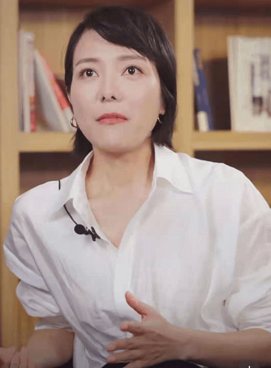 当妈不易！杨乐乐落泪自述鸡娃教育，曾报8个兴