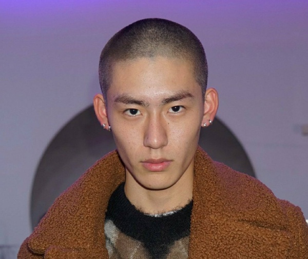 林小宅劈腿实锤？与新男友亲密照曝光，知情人