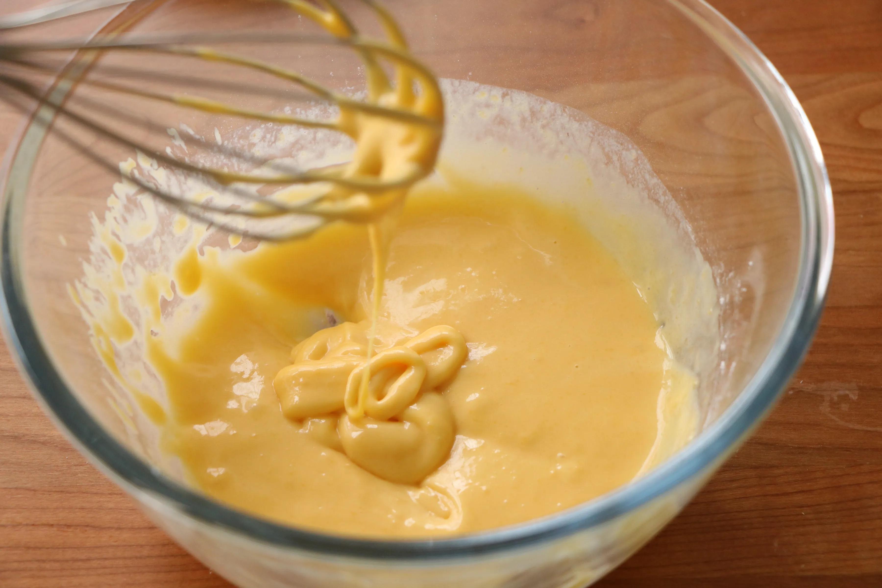 戚風紙杯蛋糕，不開裂不回縮，擠上入口即化的奶油，顏值高又好吃