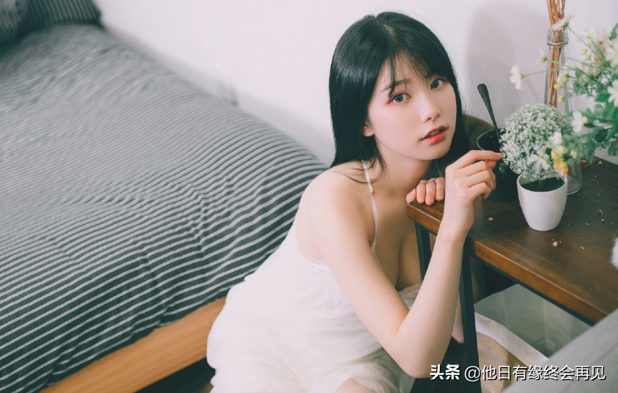 搞笑gif神评:女友首次开车上路,让人操碎了心