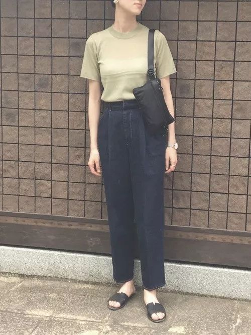 今年流行的无印良品风穿搭，清爽干净又帅气 快来学学吧！
