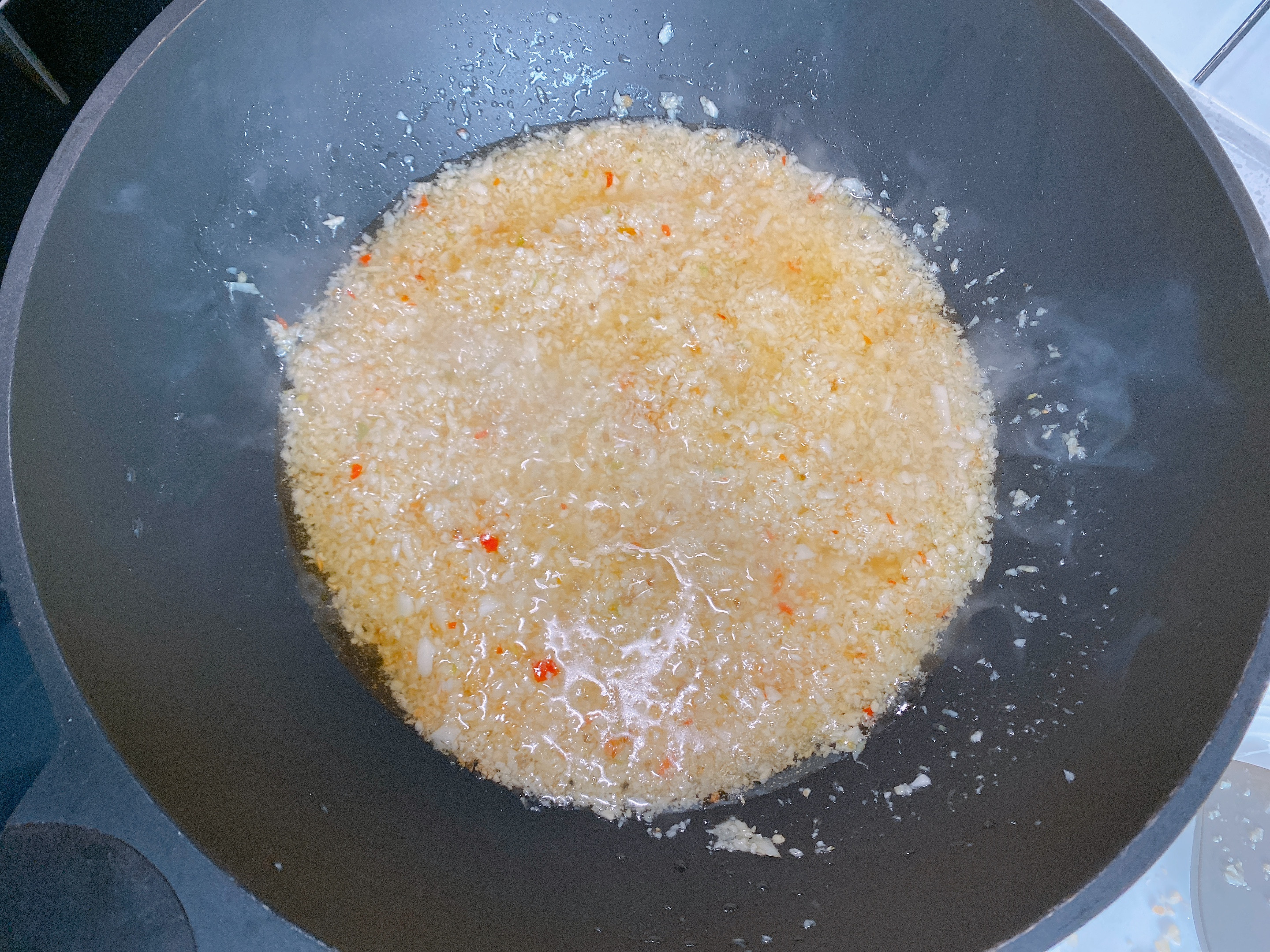 自製蒜蓉辣椒醬，掌握3點，不長白花耐保存，蒜香濃郁拌啥都香