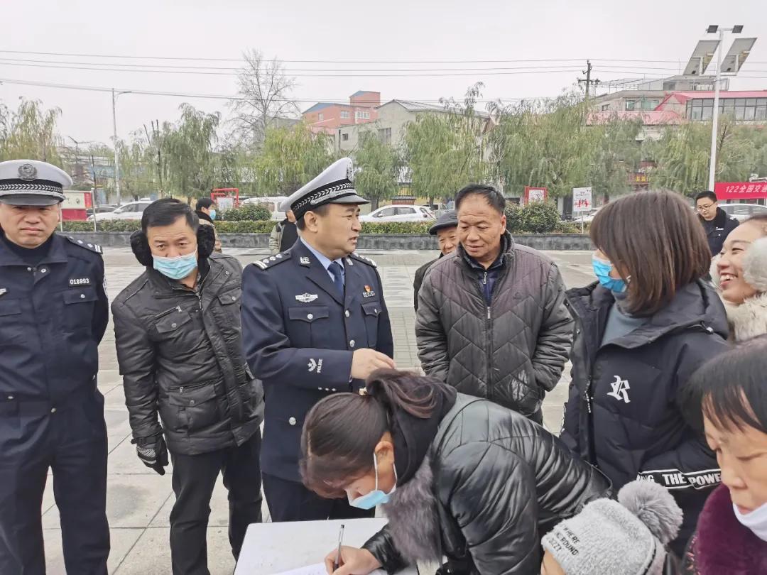 全民参与宣传 共建和谐家园——邯郸市交巡警各大队积极开展交通安全主题宣传活动