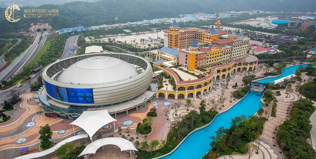 横琴岛剧院位于珠海横琴长隆国际海洋度假区内,是首个以海洋为主题的