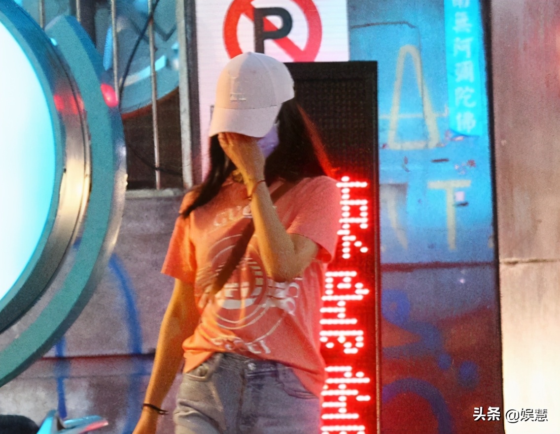 林心如回应与霍建华街头吵架：只是意见不同，脸上是雨水不是泪水