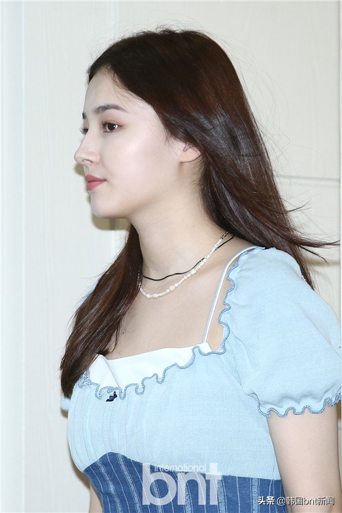 「bnt PHOTO」MOMOLAND为低收入家庭女性 捐赠1500套女