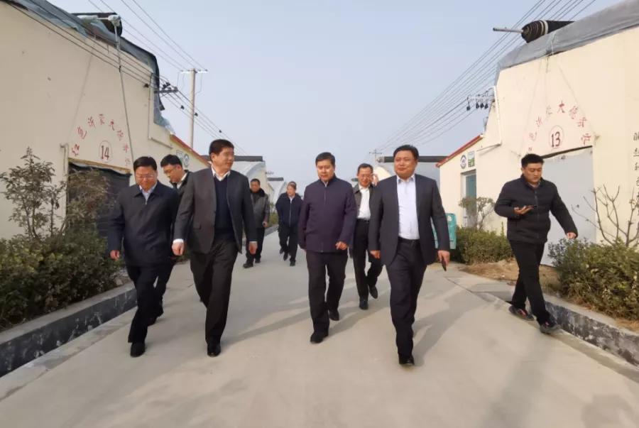 王康亮到费县调研农业重点项目建设工作 走访慰问困难群众