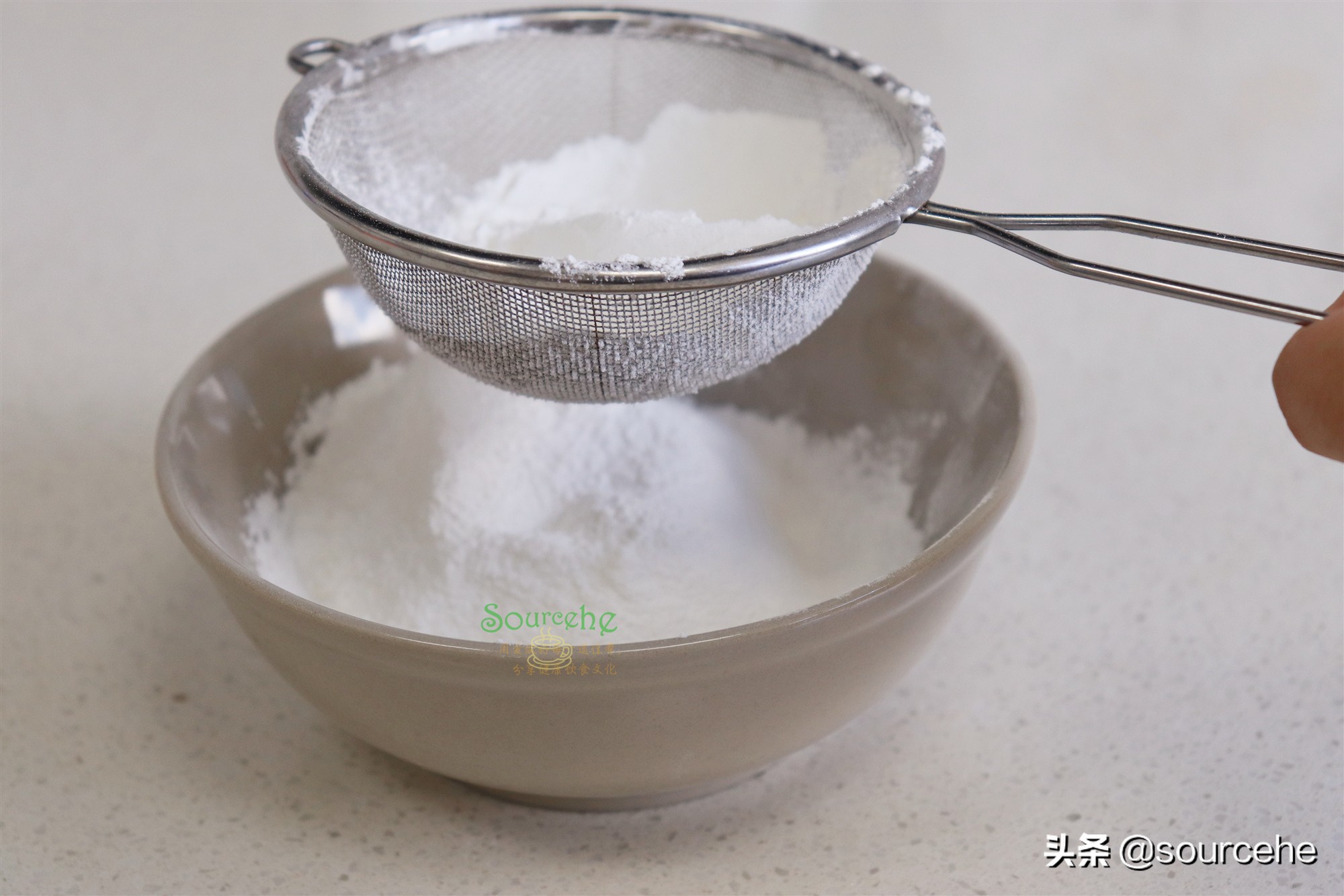 月饼不用烤箱，现做现吃，软糯香甜，少油少糖，低热量，更健康