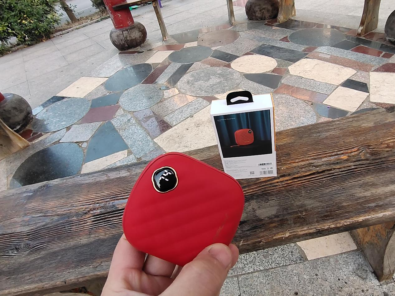 沃品WH-07暖手充电宝，冬天玩手机妈妈再也不用担心我的手冷