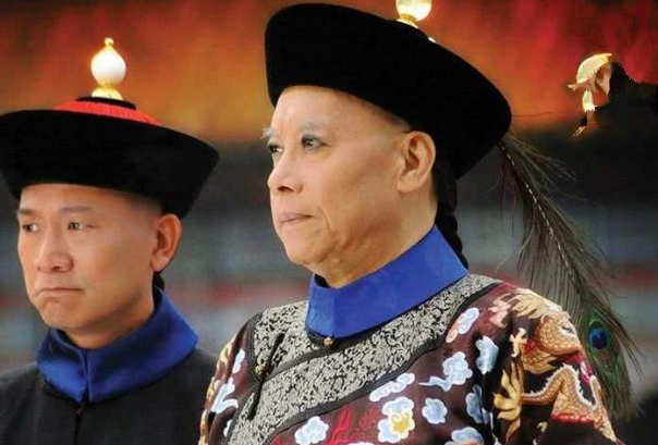 北京发现李莲英之墓，废3把铁锤才打开，棺中景