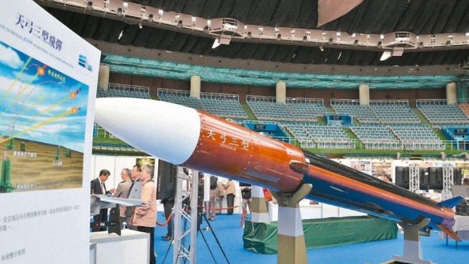 號稱�台灣的51區�：屏東九鵬基地到底是何來頭？