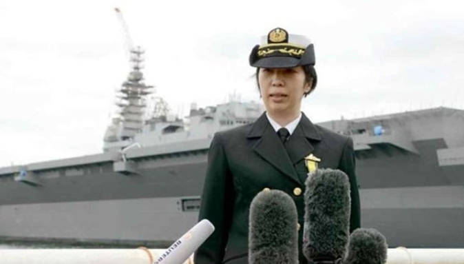 日本首位女性护卫舰支队长，指挥出云号航母，一身勋表见证功绩