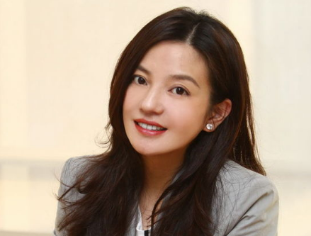 趙薇嫁給二婚“丑男”的真相曝光，和王菲有很大的關(guān)系，咋回事？