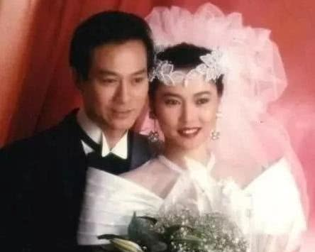 “瞒了”观众40年的郑少秋，与沈殿霞离婚的背后另有隐情