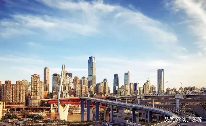 中国至关重要的二个城市群，一个以武汉为首，