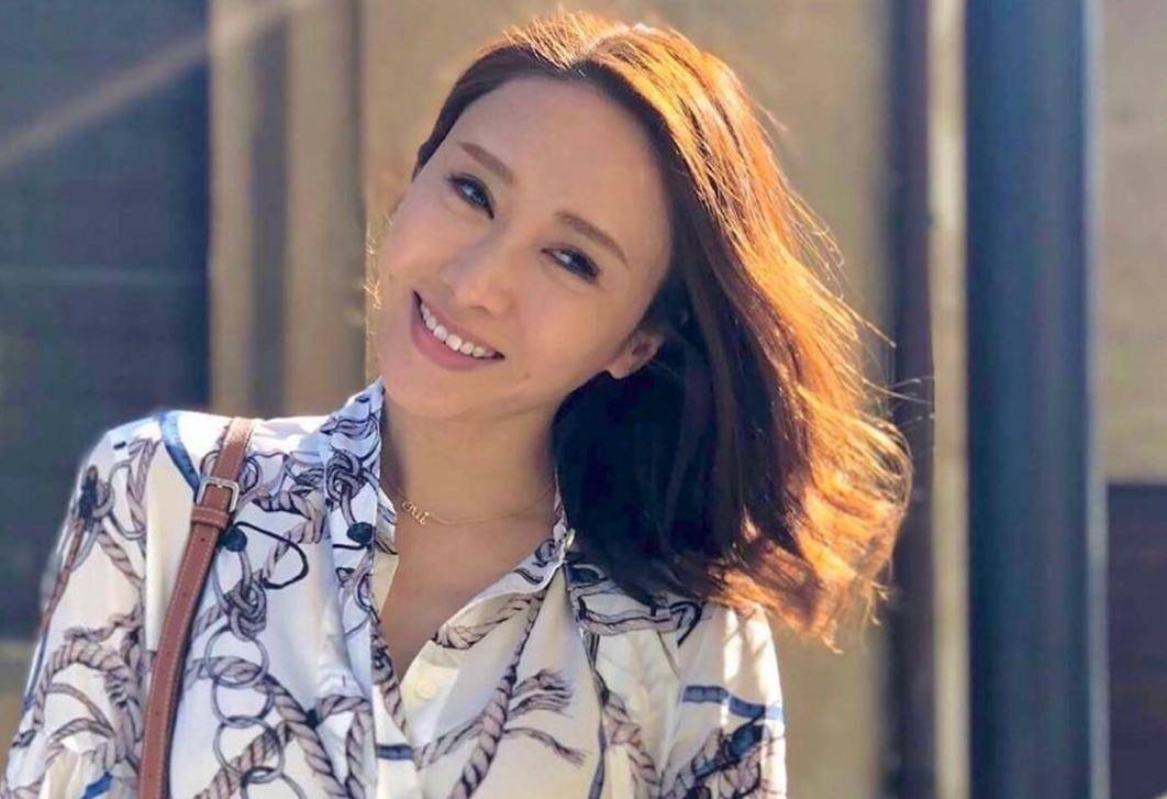 黎姿晒视频久违开嗓，再唱26年前金曲，获阔太甘