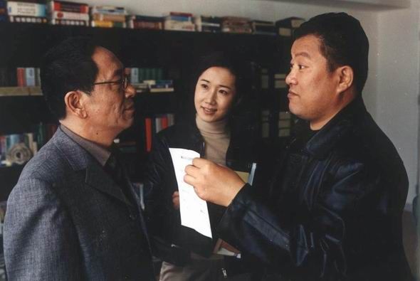 王奎荣：中国第一大反派，40岁上大学，68岁再结婚，妻子小他37岁