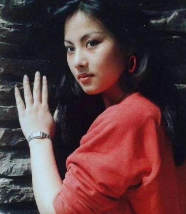 樂(lè)韻去世26年，退出《紅樓夢(mèng)》成就鄧婕，騙她的羅烈下場(chǎng)怎么樣？