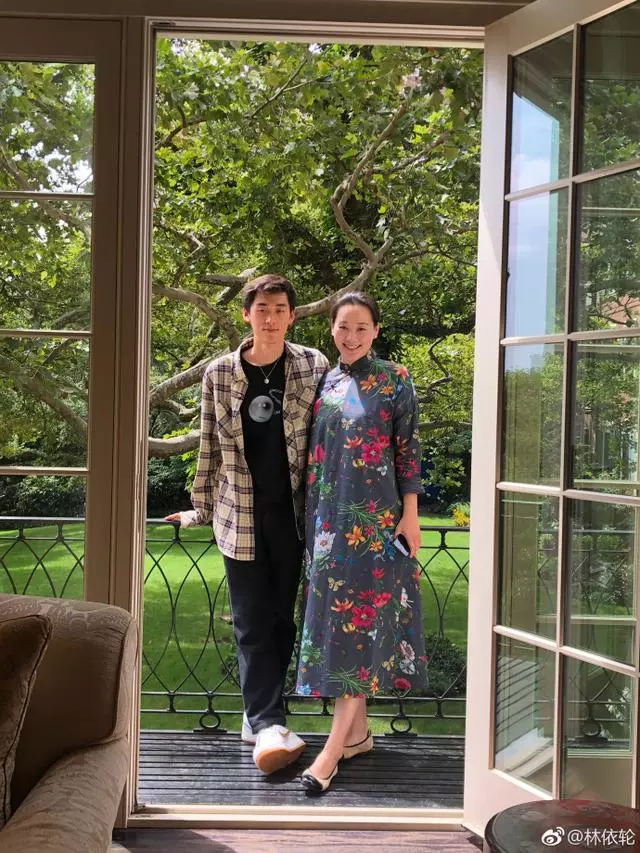 过气歌手林依轮，到底有多有钱？