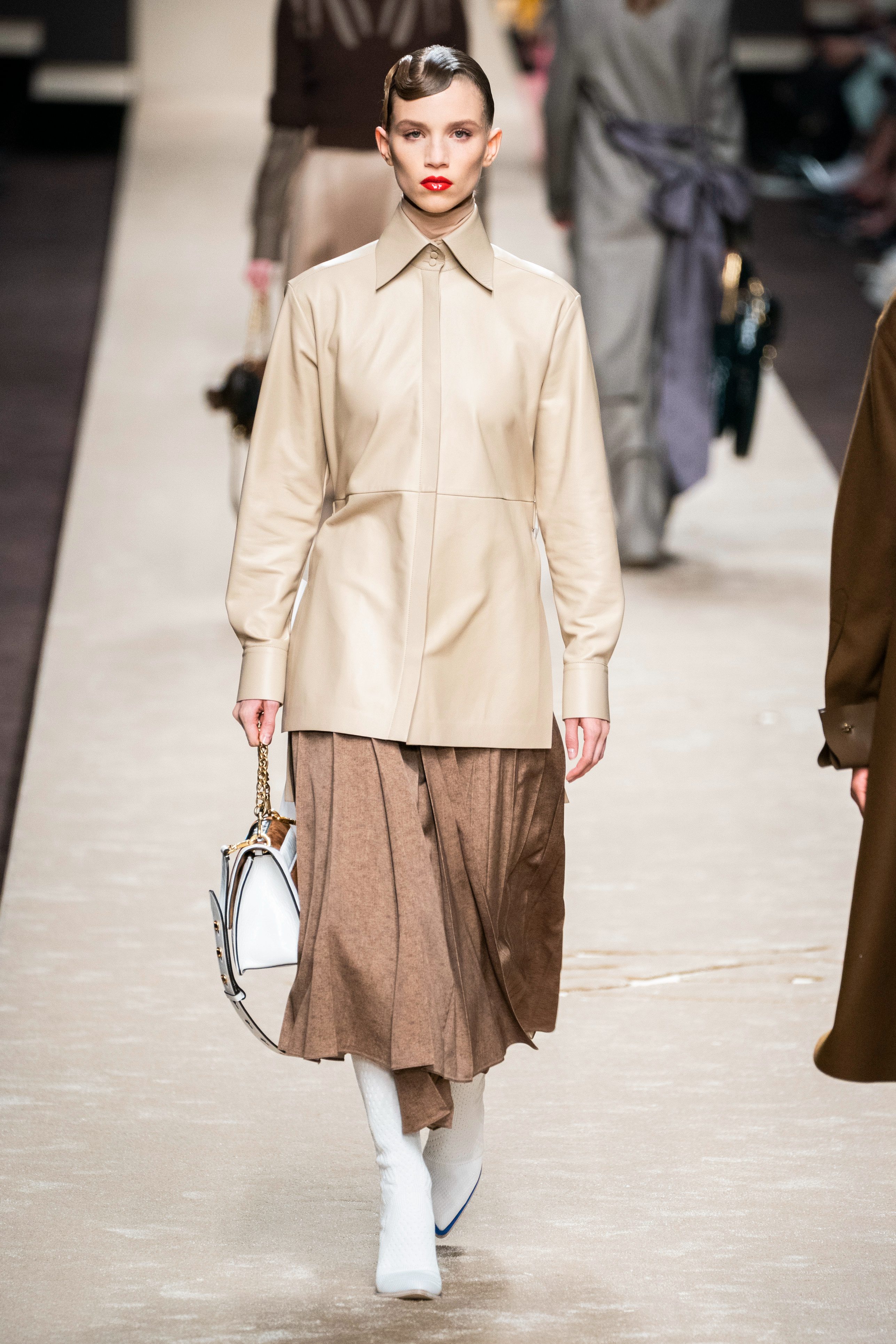 米兰时装周│Fendi 2019秋冬-老佛爷为fendi设计的最后一场秀