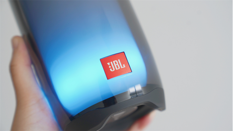 红的黄的蓝的绿的，JBL PULSE4音乐脉动四代好听的声音“看得见”