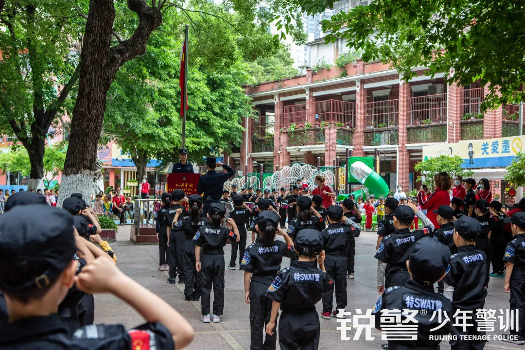 广州市公安局机关幼儿园“小特警”警训素质拓展活动