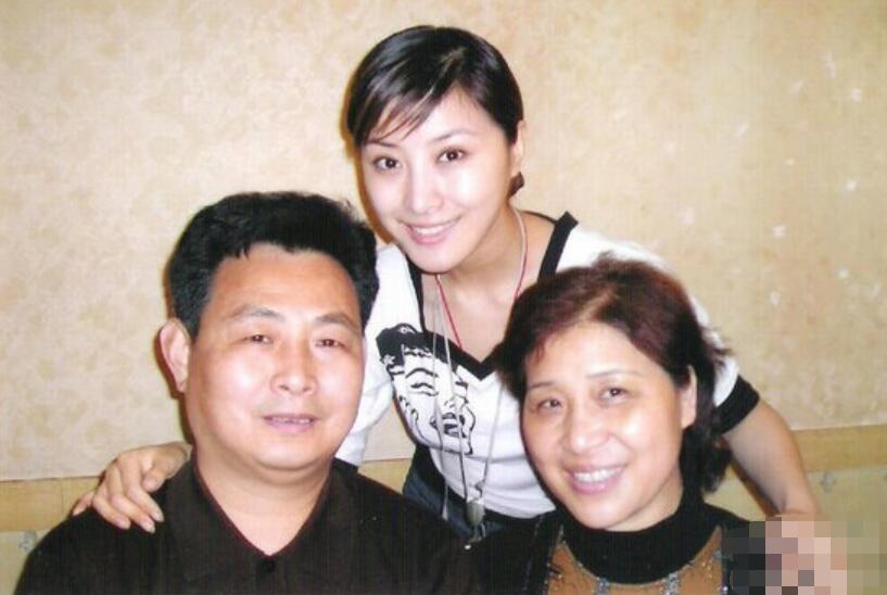 42岁"玉芬"晒复式豪宅，曾拒和赵本山上春