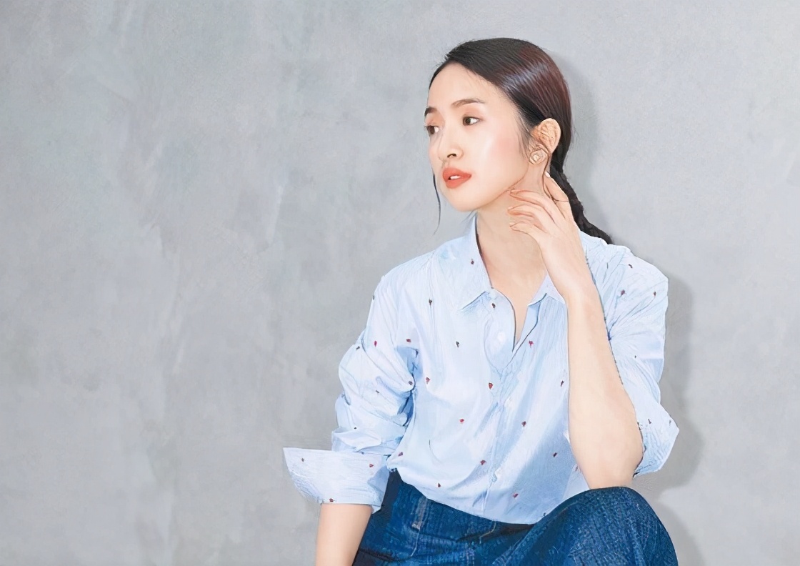 林依晨台北时装周造型绿眼影配绿裙手臂粗一圈造型一言难尽