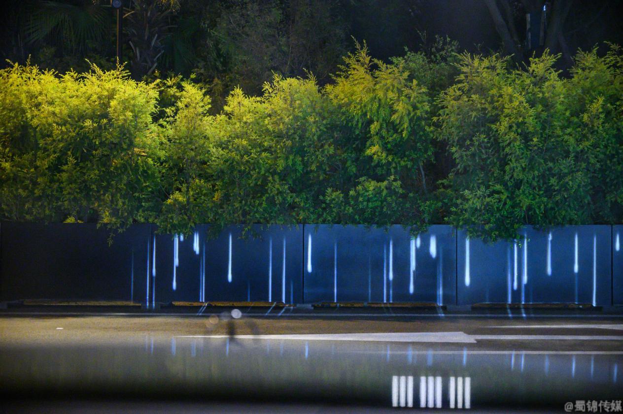 如果试驾只能在夜间，那奔驰一定最欢喜