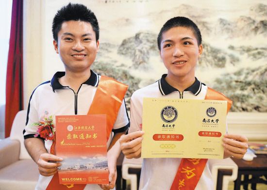 当年两位“夺刀少年”，错过高考后拒绝清华保