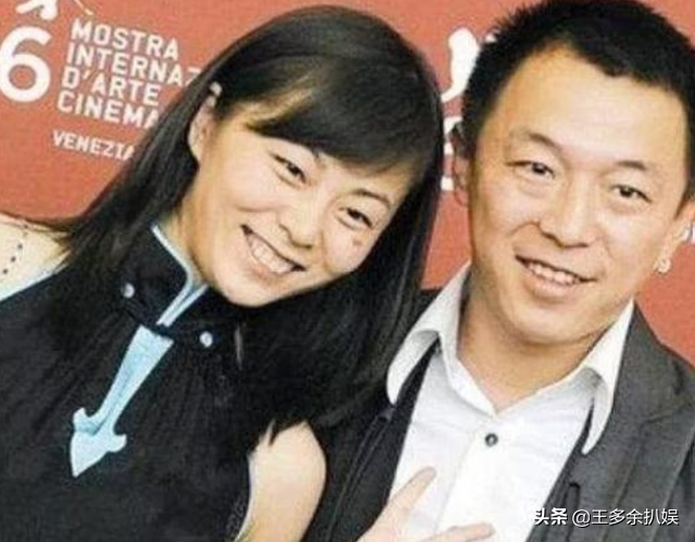 黄渤爱妻首次曝光，原来是大家的老熟人，怪不得当年不娶林志玲