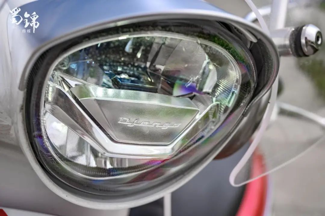 标致也造摩托车，这颜值女友肯定超爱