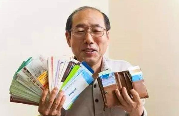 手持3亿日元股票的71岁日本老人，30多年凭券吃喝