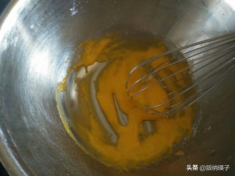 自制家庭版蛋挞，掌握其中几个技巧，蛋挞皮酥脆，蛋液嫩滑