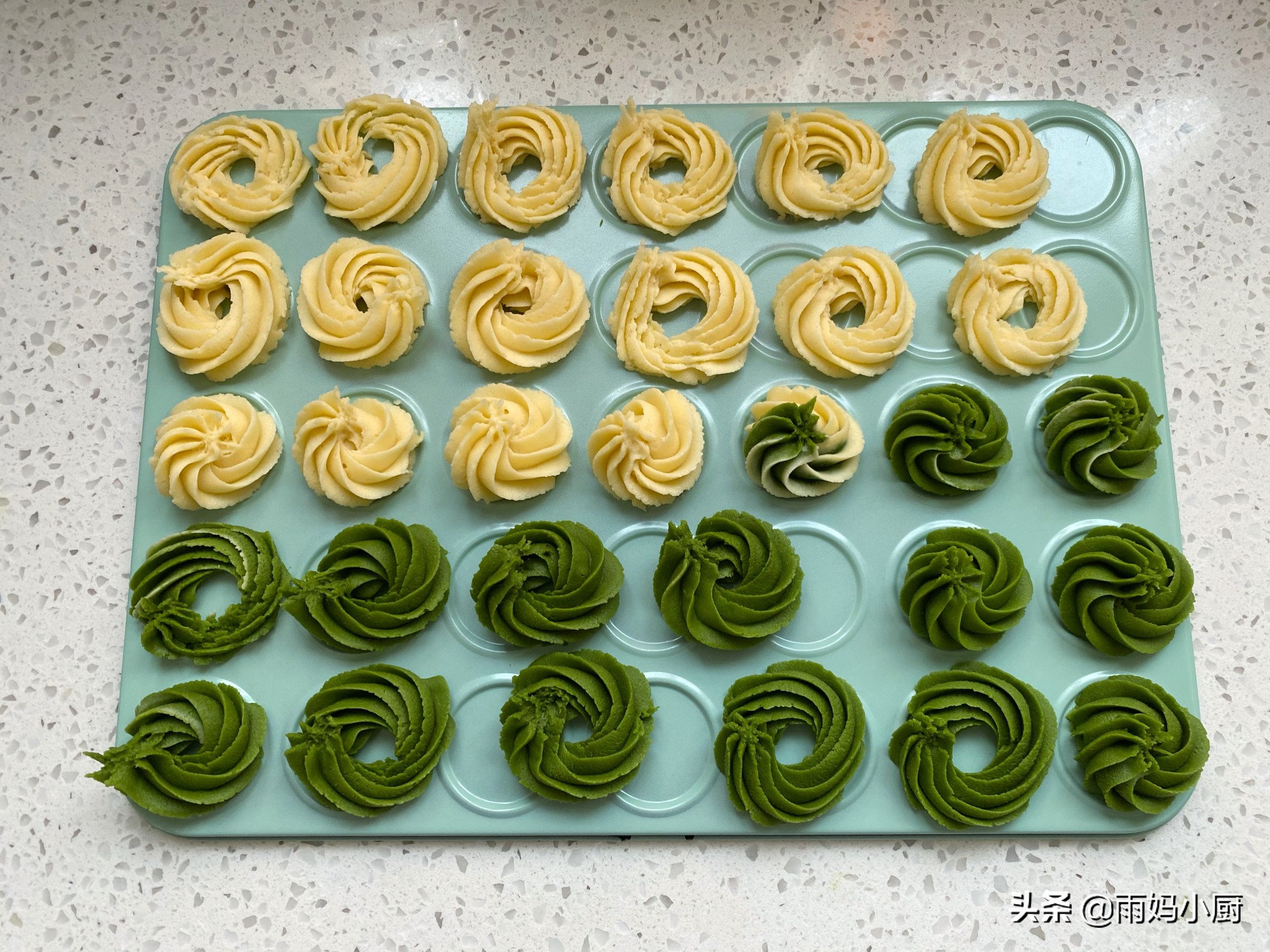 聖誕節快到了，教你做香酥美味高顏值花環曲奇，花紋清晰一學就會