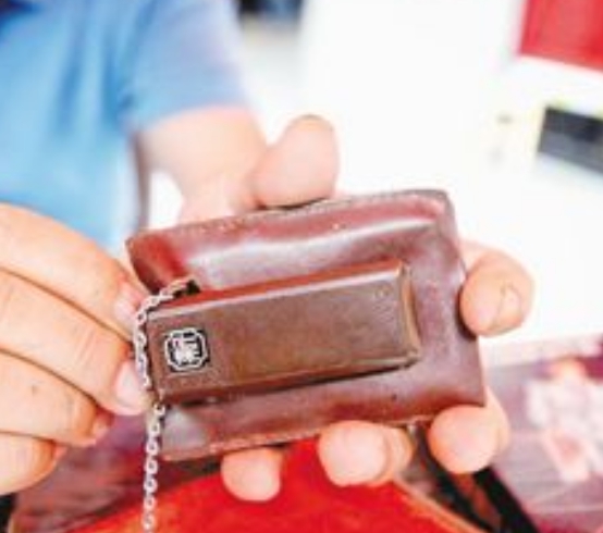 上世纪90年代的“BB机”，还有人记得吗？如今还能打通传呼台吗？