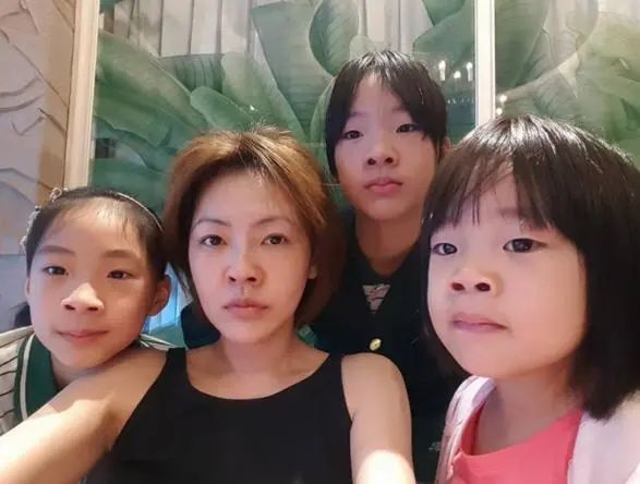 小S三個女兒的顏值：老大清冷寡淡，老二文靜柔美，老三還沒長開