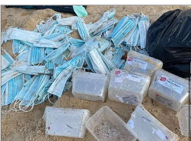 损失惨重！中国发往澳洲口罩遭殃，40个集装箱齐齐坠入海中