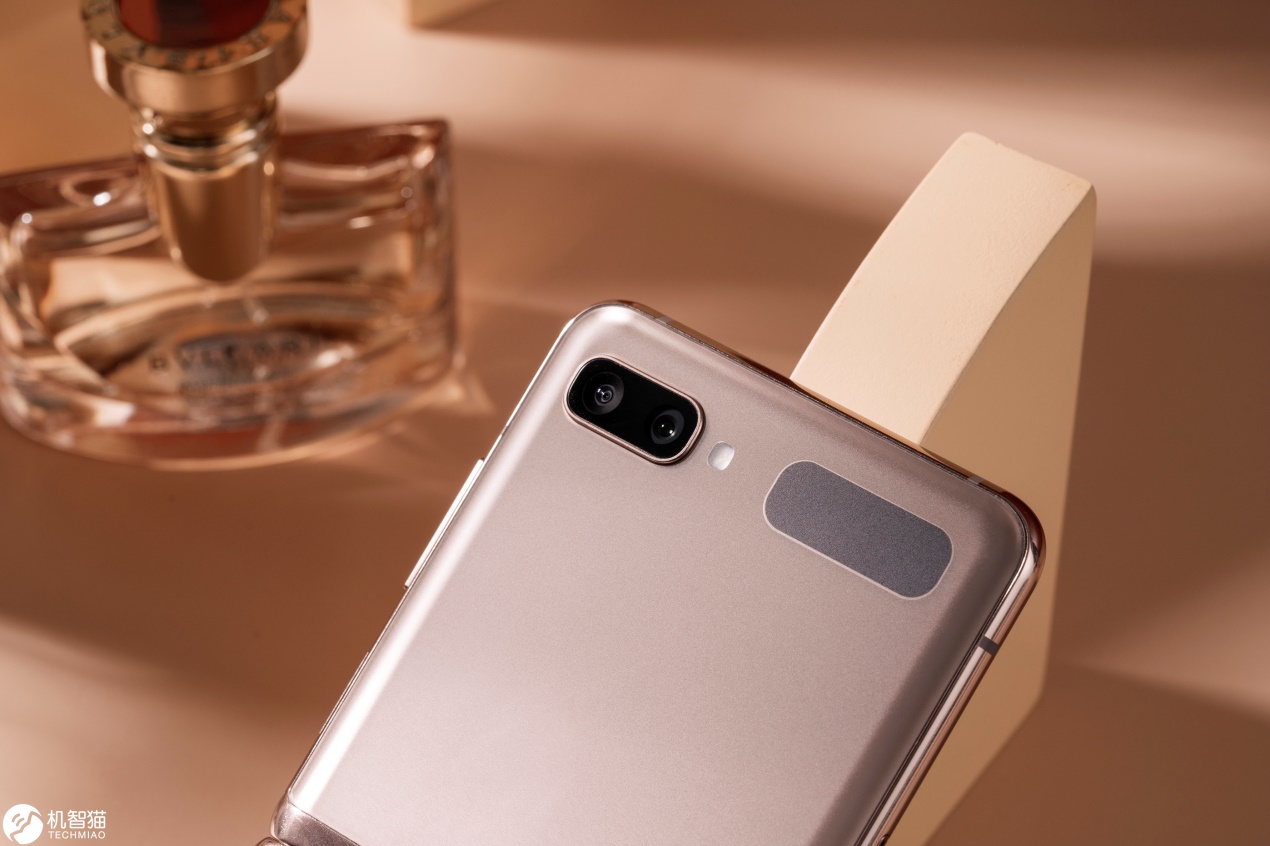 三星galaxyzflip5g体验迄今为止颜值最高的折叠手机