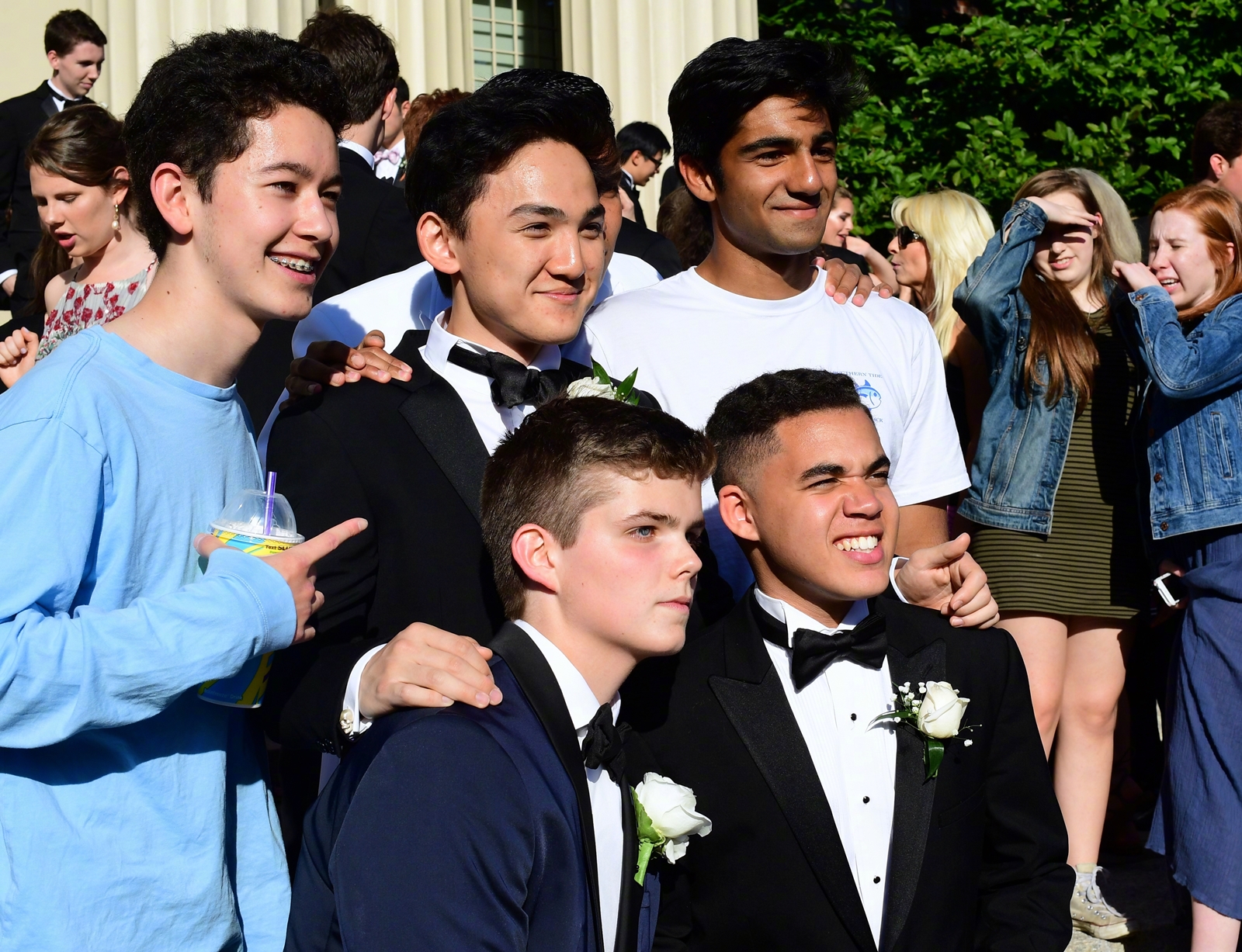 “爱国者”潘石屹：捐美国6亿、转移资产、捞名