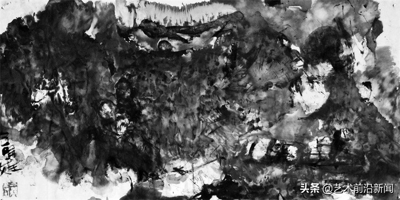 “石头娃”的水墨丹心——著名画家王小信创“水重乱柴皴”画法，彰显笔墨的力量