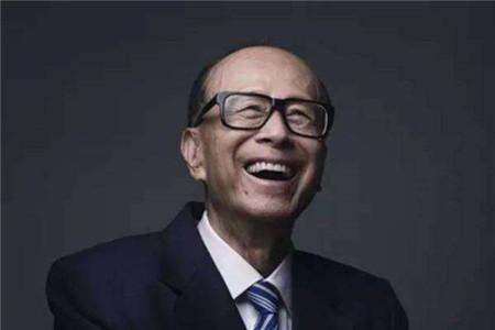 在英国亏掉上千亿后，李嘉诚回来抄底了，花百