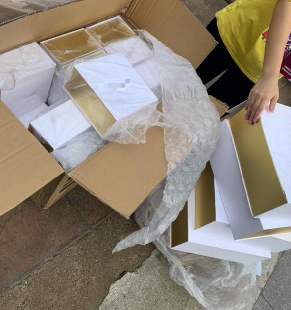 网曝金晨送姐姐们上万护肤品，连工作人员都有，这也太豪气了吧